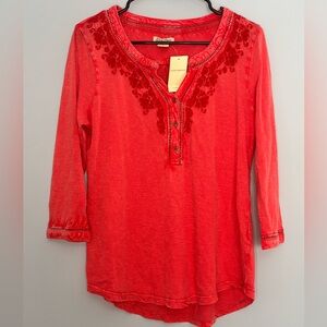 NWT Lucky Brand V Neck Red Top 3/4 Sleeve Floral Embroidery Size Medium Boho